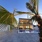 Good Vibes With Heated Pool Villa *