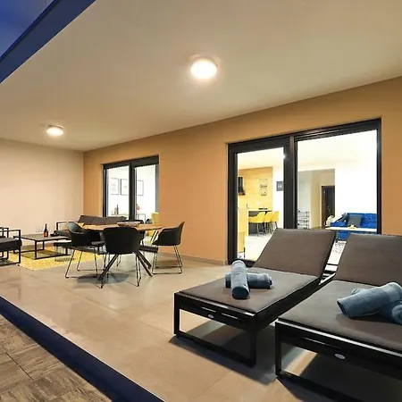 Good Vibes With Heated Pool Villa Vrsi