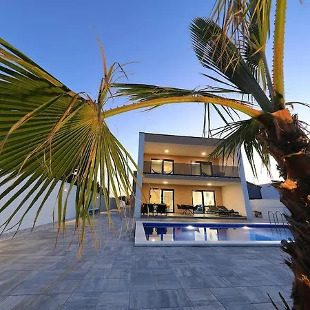 Good Vibes With Heated Pool Villa *