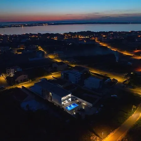 Good Vibes With Heated Pool * Vrsi