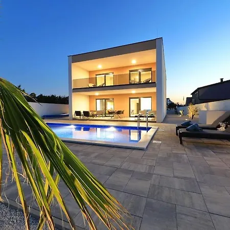 Good Vibes With Heated Pool Villa *