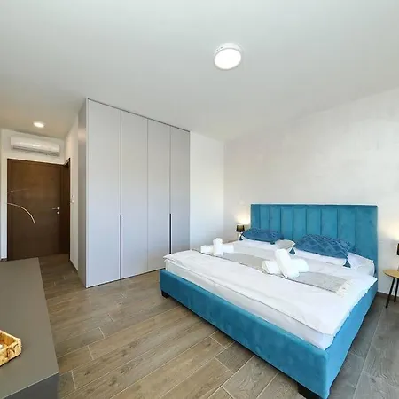 Good Vibes With Heated Pool Villa Vrsi