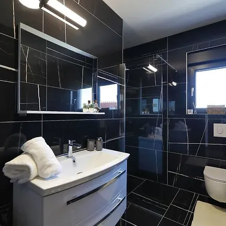 Good Vibes With Heated Pool *