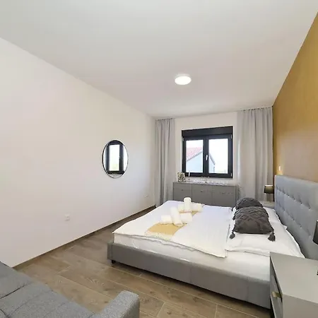 Good Vibes With Heated Pool Villa Vrsi