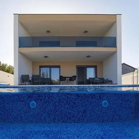 Good Vibes With Heated Pool Villa Vrsi