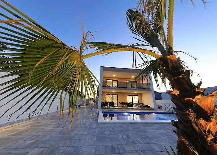 Good Vibes With Heated Pool Villa *