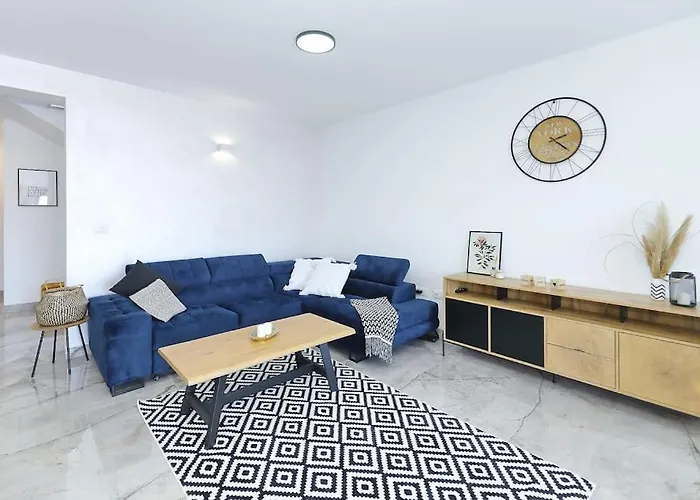 Good Vibes With Heated Pool Vrsi