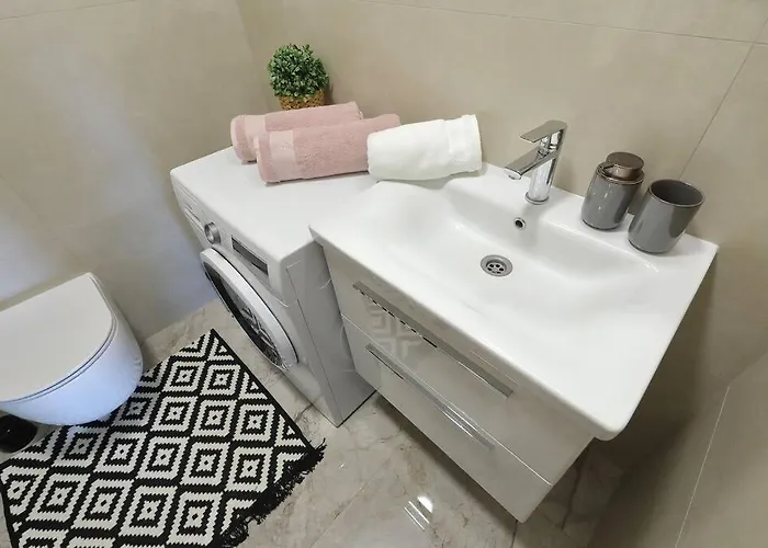 Good Vibes With Heated Pool *