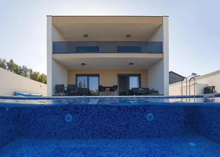 Good Vibes With Heated Pool Villa Vrsi