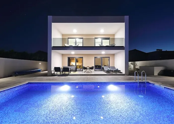 Villa Good Vibes With Heated Pool