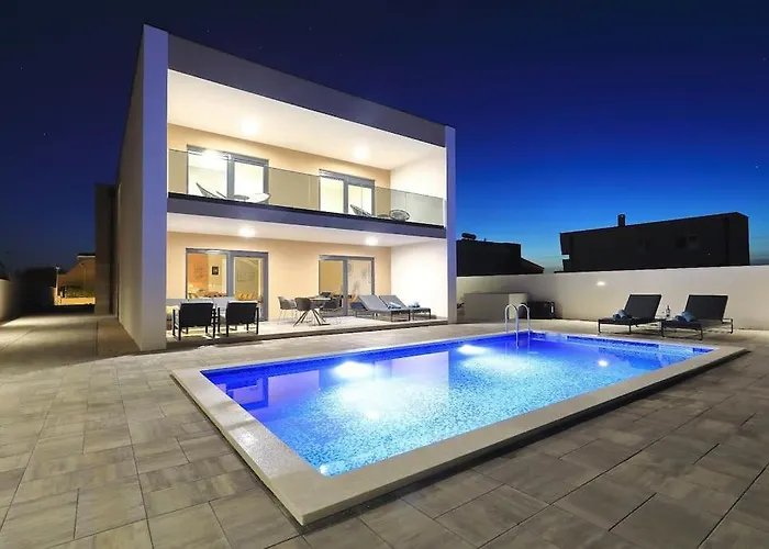 Good Vibes With Heated Pool