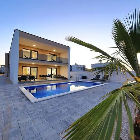 Good Vibes With Heated Pool * Vrsi