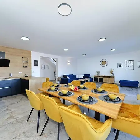 Villa Good Vibes With Heated Pool