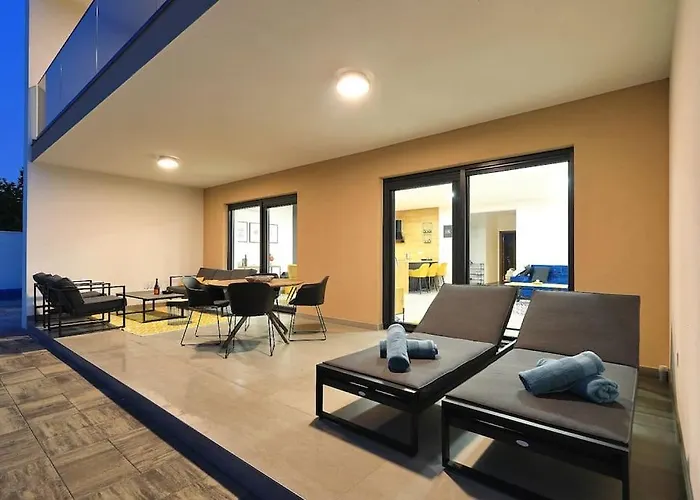 Good Vibes With Heated Pool Villa Vrsi