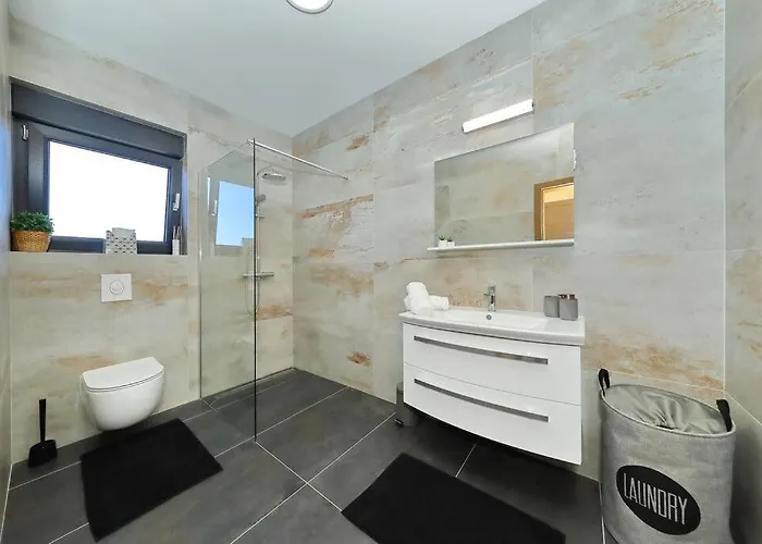 Good Vibes With Heated Pool * Vrsi